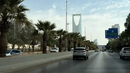 تقرير: إيران تزود "الحوثيين" بمعلومات استخباراتية لاستهداف السعودية