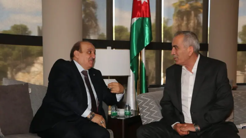 فيديو - من هو الدكتور بركات عوجان الذي زاره الملك الأردني؟