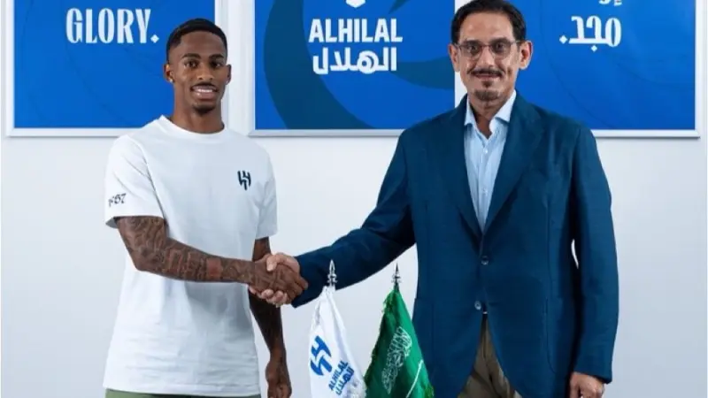 الانتقالات.. الهلال يحسم صفقة كريسينسيو سامرفيل رسميا