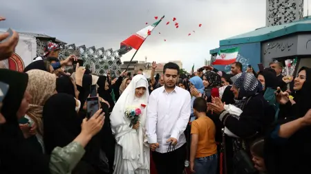فيديو - معارض إيراني يكشف عن "أزمة وجودية" داخل النظام