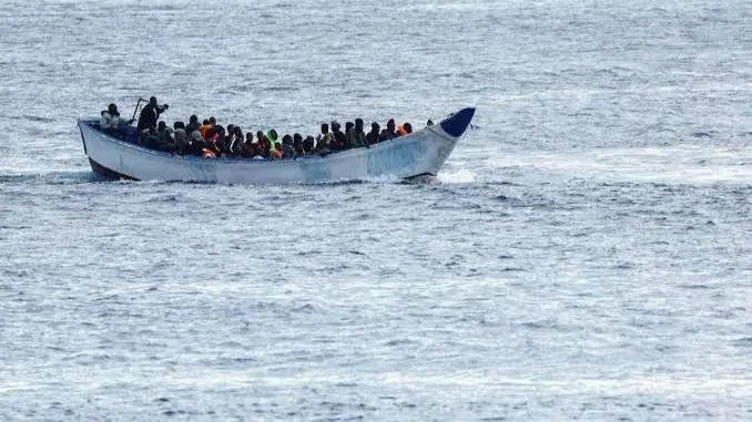 ألف مهاجر نحو سبتة والمدينة تستنجد بمدريد (رويترز) ألف مهاجر نحو سبتة والمدينة تستنجد بمدريد (رويترز)