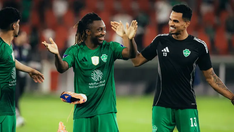 القنوات الناقلة لمباراة الأهلي ضد النجمة اليوم في دوري روشن السعودي مع الموعد