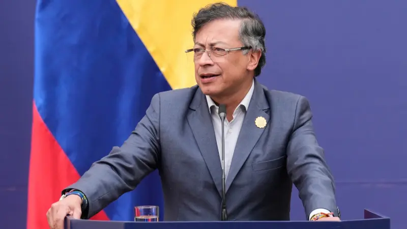 كولومبيا تتهم بيرو بضم جزيرة متنازع عليها في نهر الأمازون