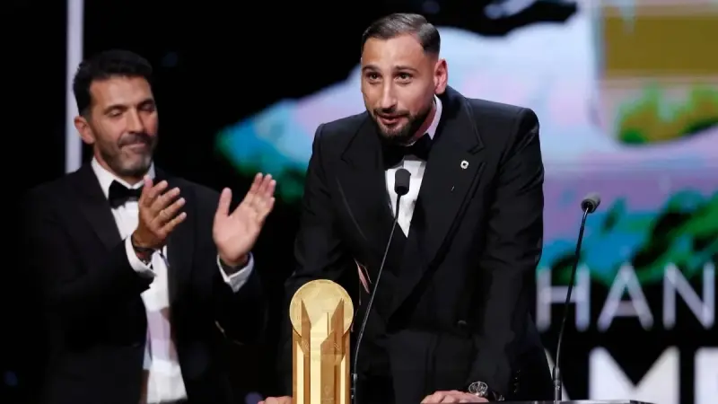 جائزة ليف ياشين - دوناروما أفضل حارس مرمى في العالم للمرة الثانية في مسيرته