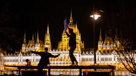 related_news_inside_blogsفيديو - احتفال غير متوقع لوزير مجري بعد هزيمة أوربان