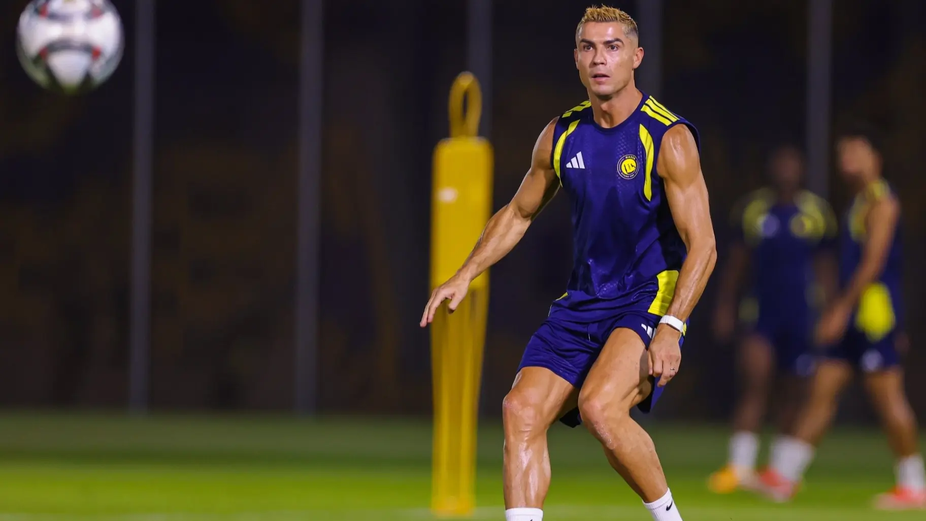 (إكس) رونالدو يقود هجوم النصر لتخطي عقبة أبها وتصحيح مسار الفريق (إكس) رونالدو يقود هجوم النصر لتخطي عقبة أبها وتصحيح مسار الفريق