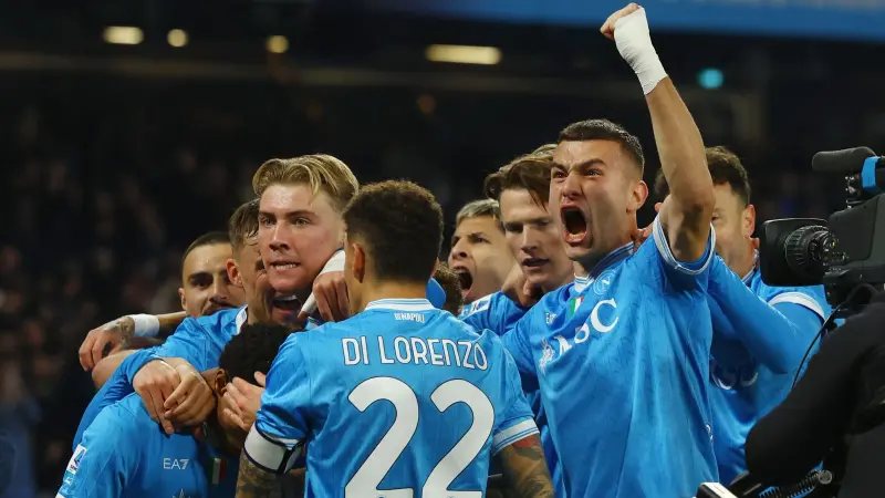 الدوري الإيطالي - ثنائية هويلوند تقود نابولي للصدارة بعد الفوز على يوفنتوس