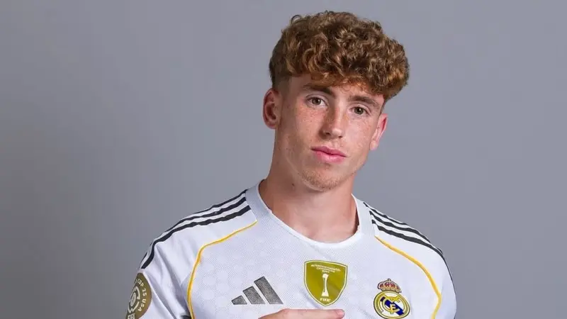 تألق فيكتور مونيوز مع منتخب إسبانيا يشعل صراعا جديدا بين الريال والبارسا