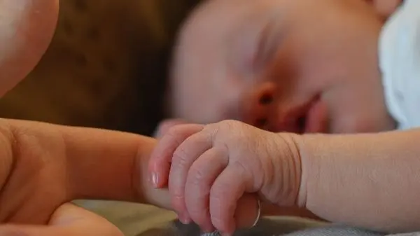 السعال الديكي يواصل انتشاره في فرنسا