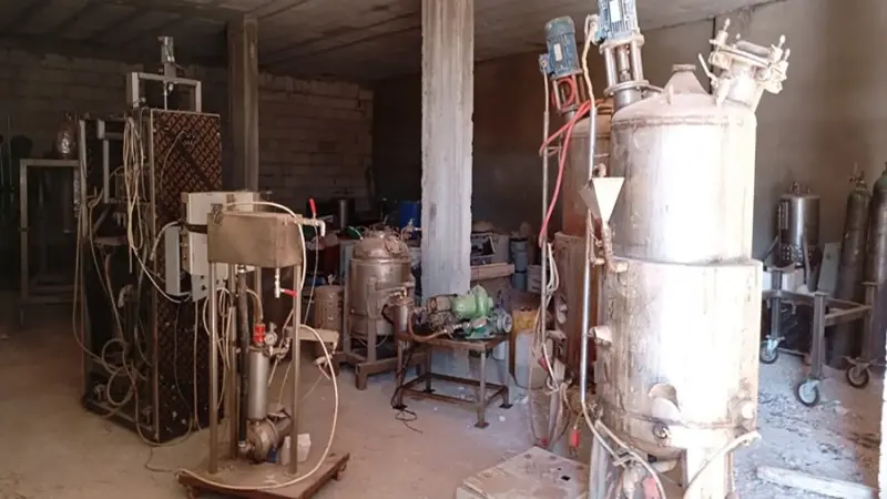 العراق يعلن الإطاحة بأكبر مصنع للكبتاغون في الشرق الأوسط بالتعاون مع لبنان