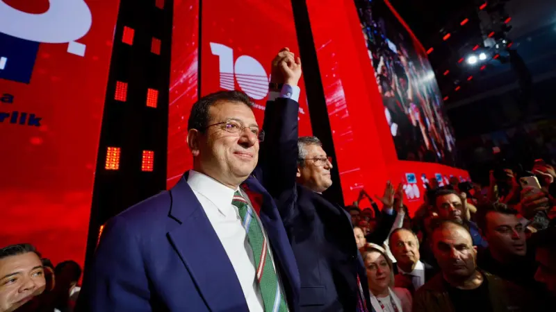 المعارضة الرئيسية في تركيا تنتخب أوزغور أوزيل زعيما جديدا لها