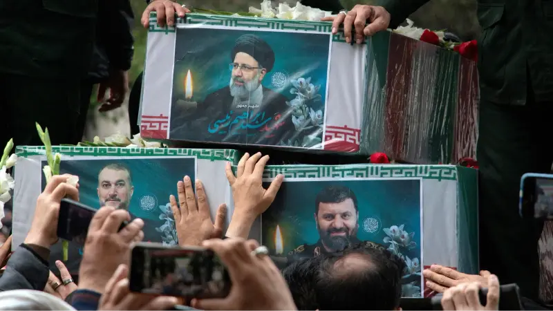 نجل شاه إيران: رئيسي "لا يستحق التعزية به"