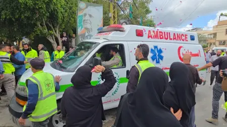 غارة إسرائيلية تتسبب في أضرار بمستشفى جنوب لبنان