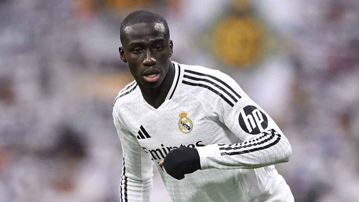 هل ينجح ألونسو في إحياء مسيرة فيرلاند ميندي مع ريال مدريد؟ 