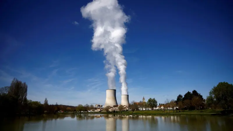 إسرائيل توجه ضربة للإمدادات العسكرية الروسية لإيران.. وموسكو تردّ