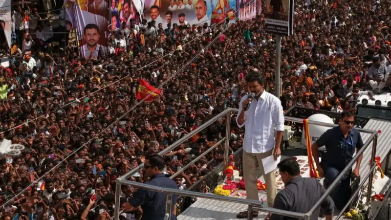 تجمع انتخابي يتحول لكارثة.. وفاة العشرات بسبب التدافع في الهند