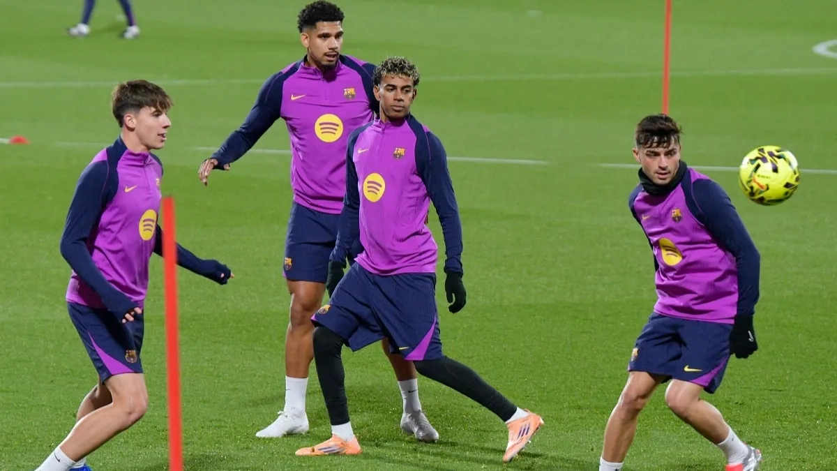 فليك يوضح موقف لامين يامال من المشاركة أمام إسبانيول 