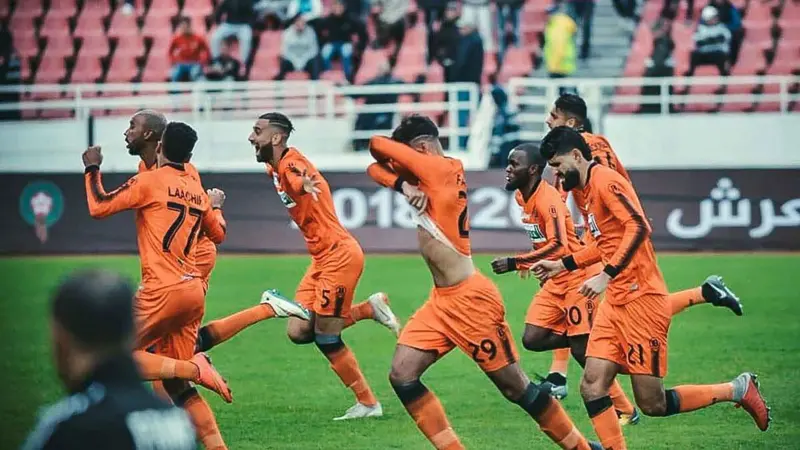 سيناريو درامي يؤهل نهضة بركان المغربي لنصف نهائي كأس الكونفدرالية