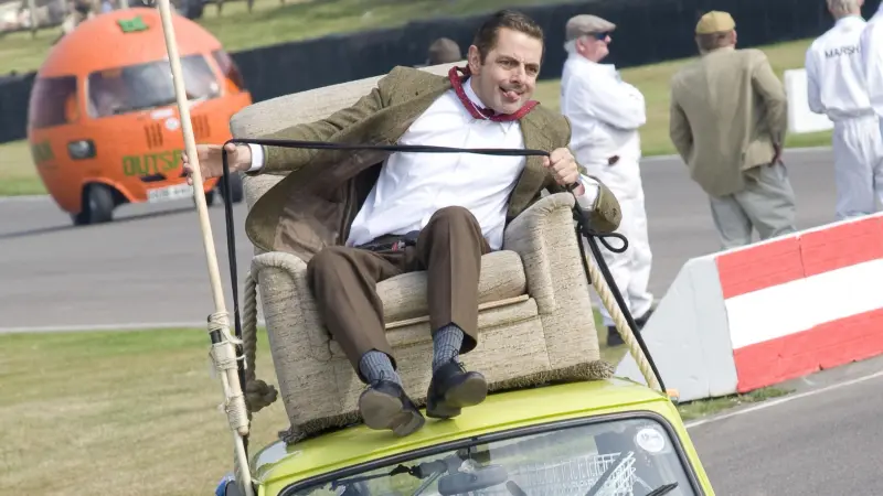 "مستر بين" مسؤول عن تراجع مبيعات السيارات الكهربائية.. ما القصة؟