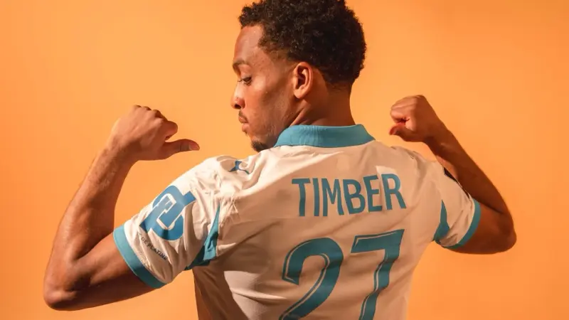 ميركاتو - مارسيليا يتعاقد مع الشقيق التوأم لمدافع أرسنال