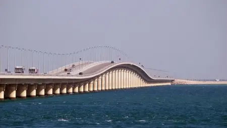 related_news_inside_blogsاحترازيا.. تعليق حركة المرور على جسر الملك فهد بين السعودية والبحرين