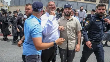 related_news_inside_blogsفيديو - "أخرج من هنا".. محتجون يصرّون على طرد بن غفير من يافا