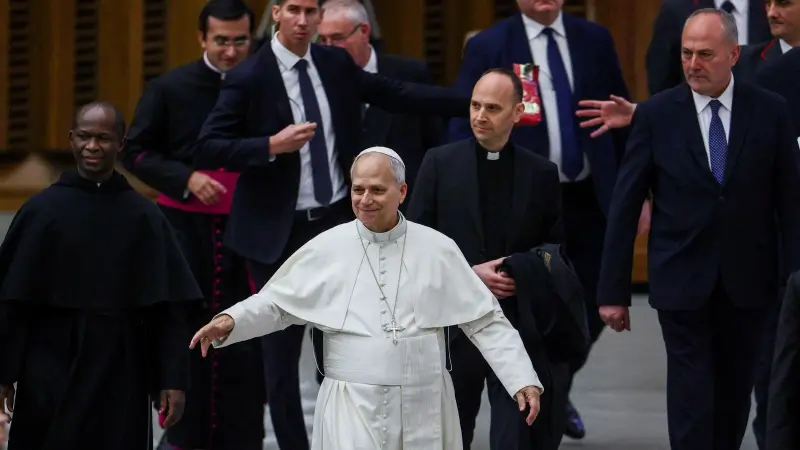 بابا الفاتيكان يجتمع بكرادلة العالم ويحدد الأولويات الإصلاحية