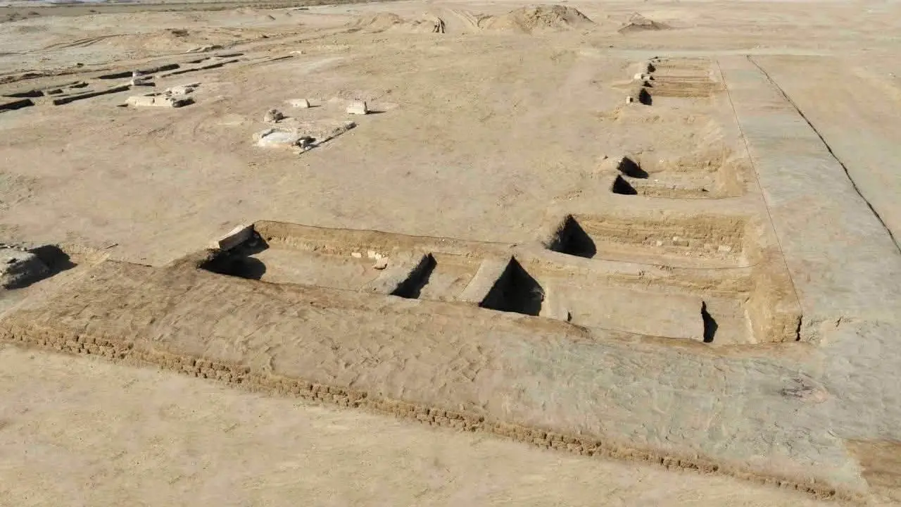 اكتشاف بقايا معبد حورس وآثار رمسيس الثاني في القنطرة شرق (فيسبوك) اكتشاف بقايا معبد حورس وآثار رمسيس الثاني في القنطرة شرق (فيسبوك)
