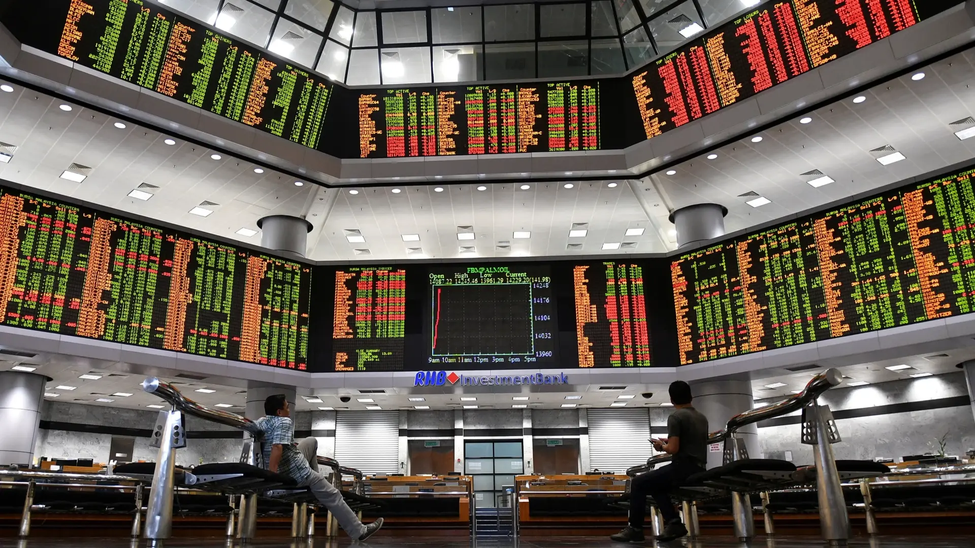 انتعاش أسواق الأسهم الأوروبية يثير حماس المستثمرين (رويترز) انتعاش أسواق الأسهم الأوروبية يثير حماس المستثمرين (رويترز)