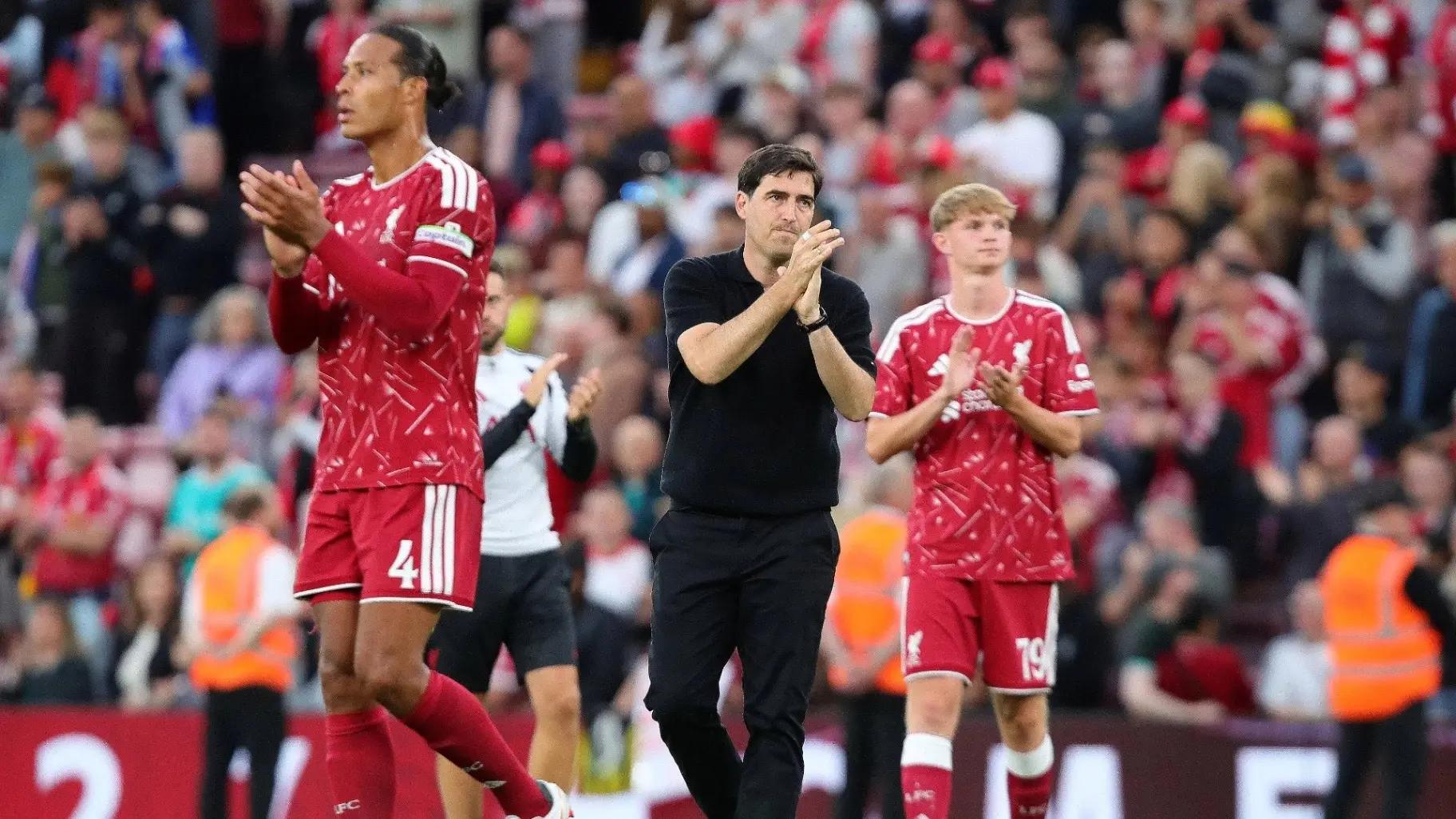 (إكس) ليفربول يفتتح حقبة إيراولا على ملعب أنفيلد بمواجهة نوتنغهام فوريست (إكس) ليفربول يفتتح حقبة إيراولا على ملعب أنفيلد بمواجهة نوتنغهام فوريست