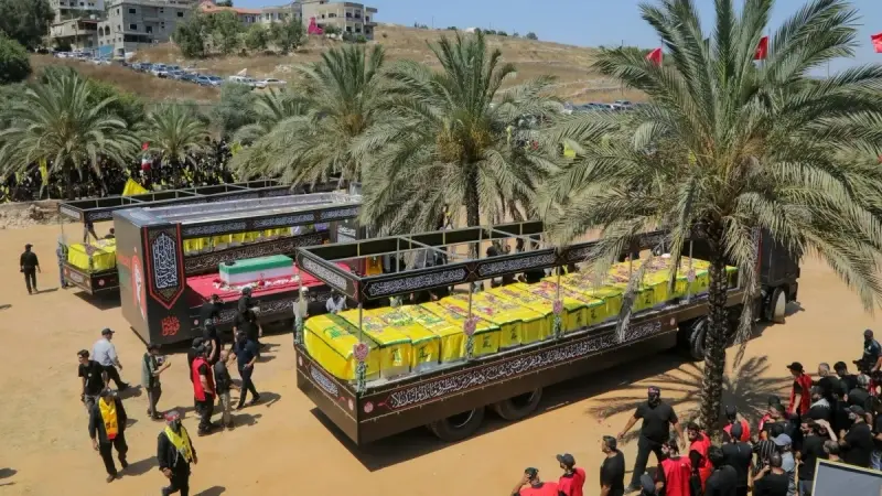 "حزب الله" ينظم مراسم تشييع جماعية للعشرات من مقاتليه في جنوب لبنان