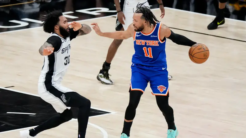 فيديو وصور - احتفالات تاريخية لجماهير نيويورك نيكس بعد تحقيق لقب الـNBA