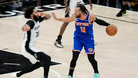 related_news_inside_blogsفيديو وصور - احتفالات تاريخية لجماهير نيويورك نيكس بعد تحقيق لقب الـNBA