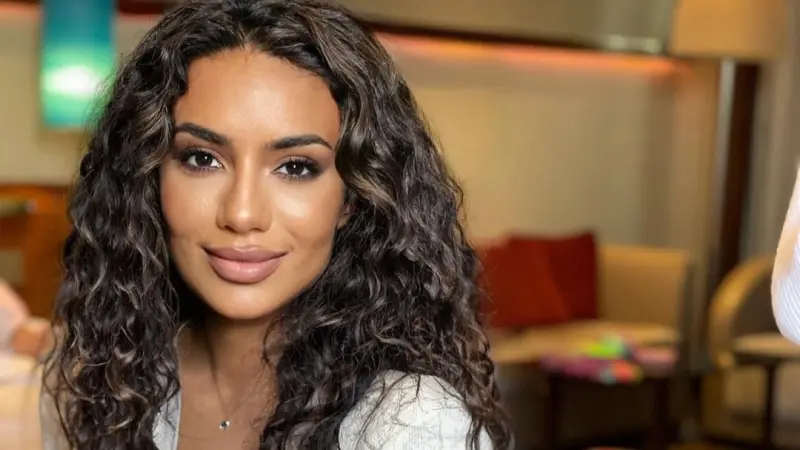 من هي لبنى عبد العزيز؟ خطفت الأنظار في برنامج رامز جاب من الآخر