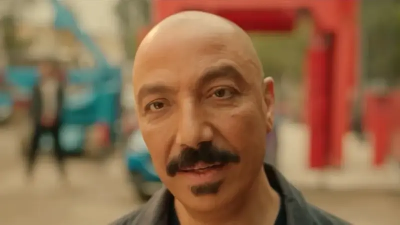 فيديو- كسر الجدار الرابع.. مشهد في مسلسل "العتاولة" يثير الجدل