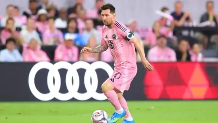 غوارديولا يختار أفضل 6 لاعبين في تاريخ كرة القدم