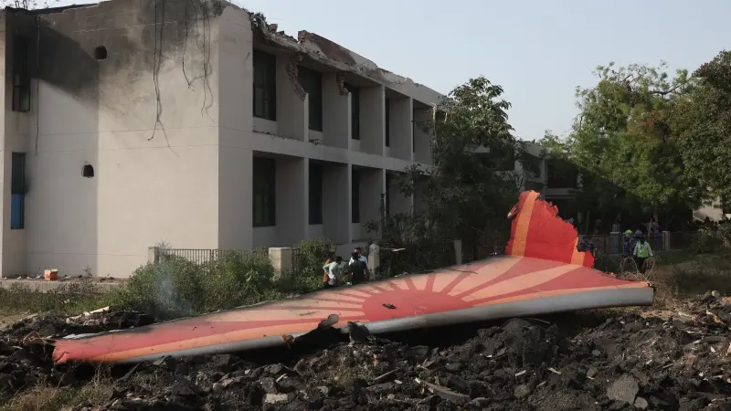 العثور على الصندوق الأسود الثاني للطائرة الهندية المنكوبة