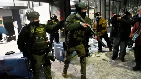 related_news_inside_blogsبعد مقتل ممرض مينيسوتا.. جدل في أميركا حول حق حمل السلاح