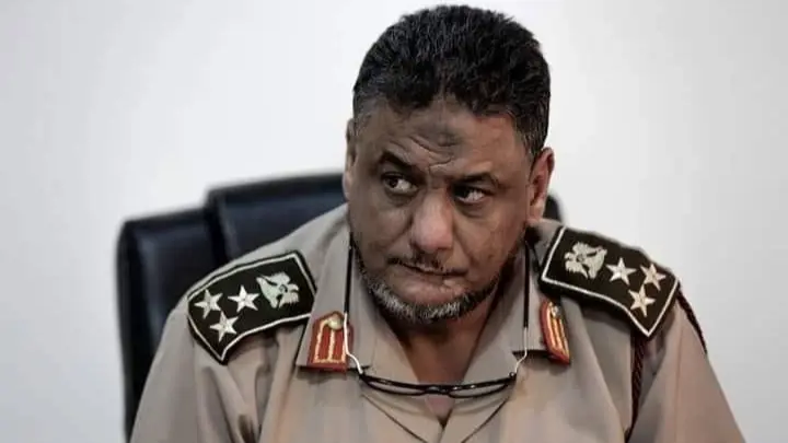 فيديو - مقتل مسؤول الاستخبارات العسكرية الليبية بتفجير سيارته