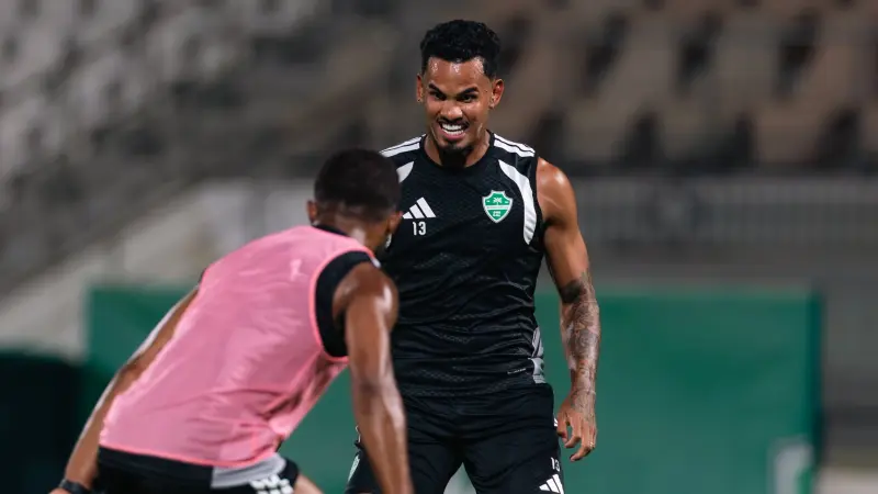 القنوات الناقلة لمباراة الأهلي ضد أبها اليوم في الدوري السعودي مع الموعد