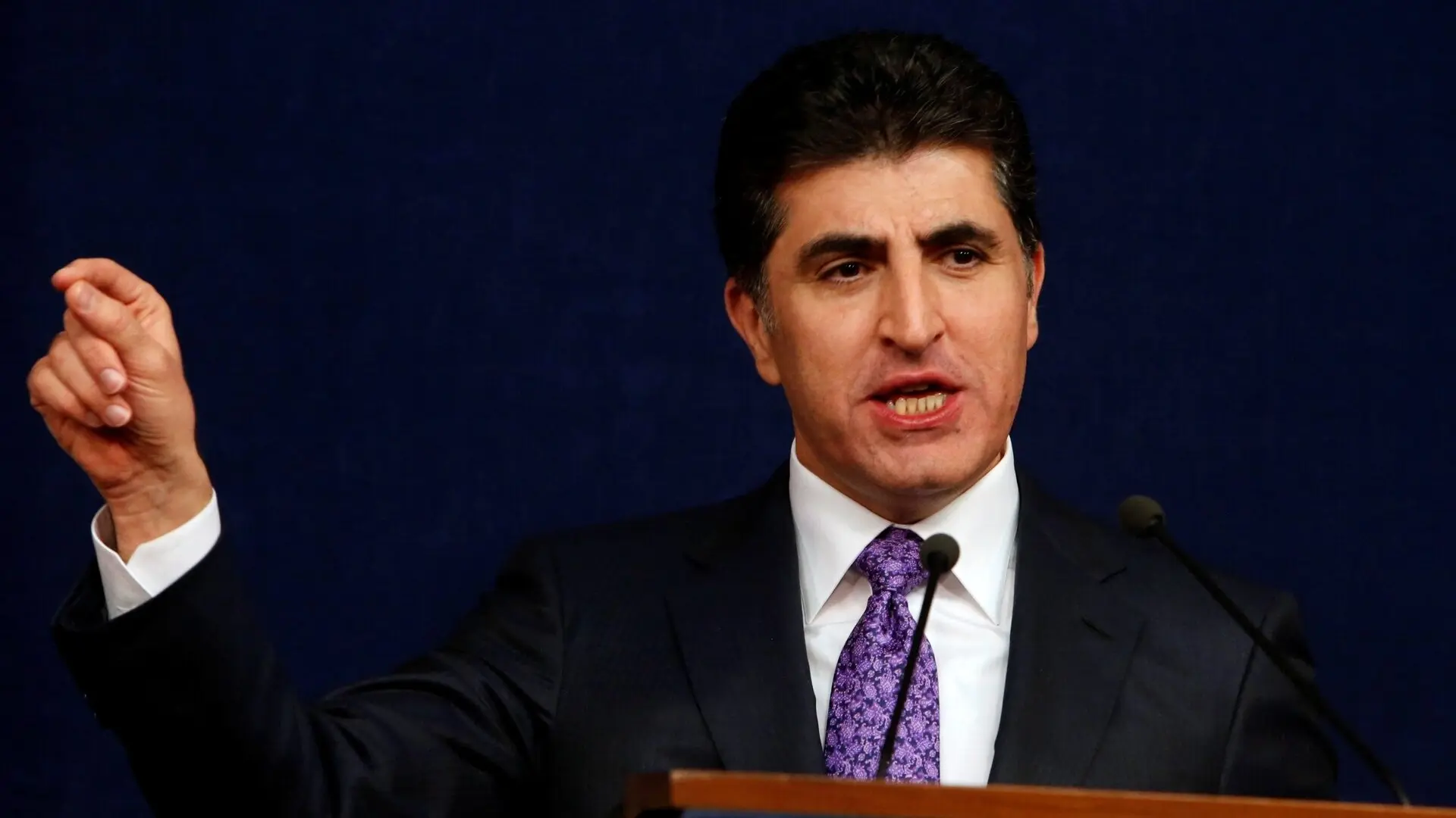بارزاني كشف عن عرض إيراني لمساعدة بغداد في ضبط سلاح الفصائل (رويترز) بارزاني كشف عن عرض إيراني لمساعدة بغداد في ضبط سلاح الفصائل (رويترز)