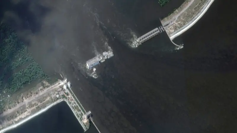 أوكرانيا تقول إن لديها أدلة تثبت ضلوع روسيا في تدمير سد كاخوفكا