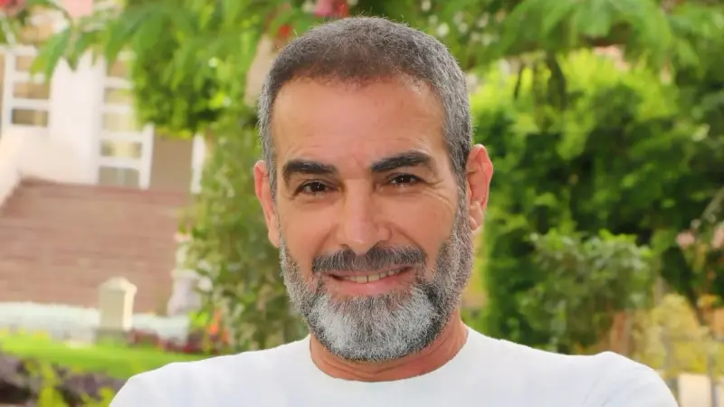 تطورات الحالة الصحية للفنان أحمد عبد العزيز بعد عملية جراحة دقيقة