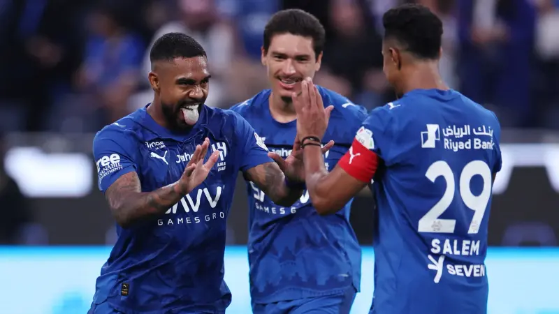 نتيجة وملخص مباراة الهلال ضد الرياض.. "الزعيم" يفتتح الموسم بثنائية