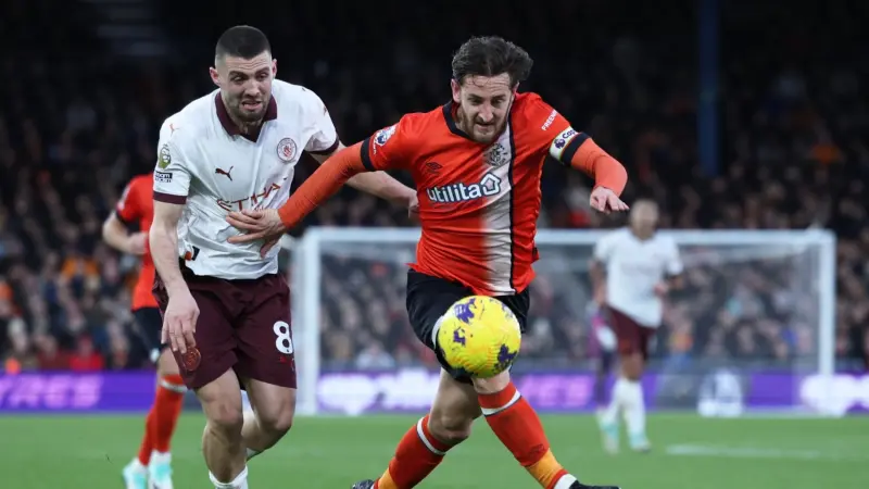 موعد مباراة مانشستر سيتي ضد لوتون تاون في الدوري الإنجليزي والقنوات الناقلة.. مطاردة الصدارة