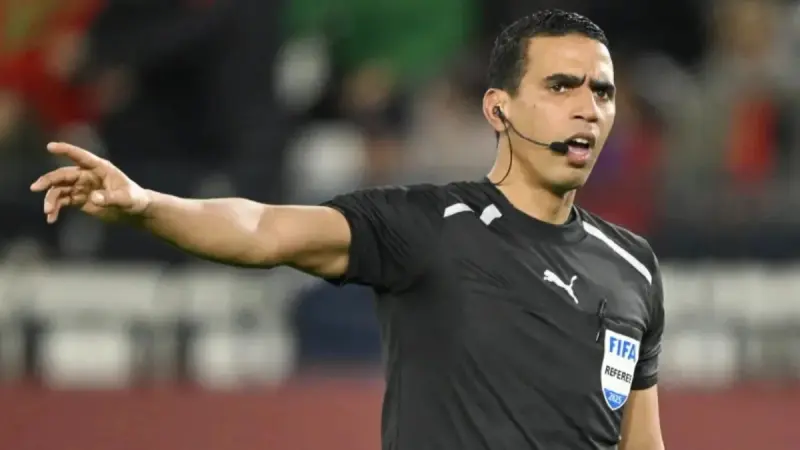 من هو المغربي جلال جيد الذي سيدير قمة الأهلي والترجي؟