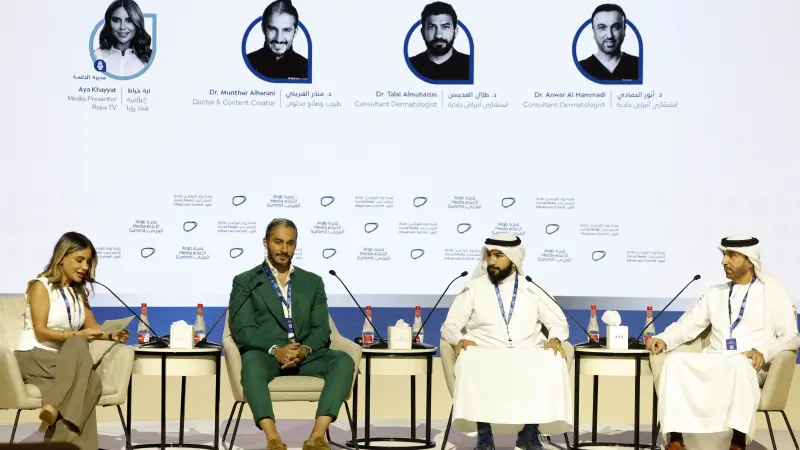 الطبيب أم المؤثر؟.. الدليل العلمي أساس الثقة بالمحتوى الطبي
