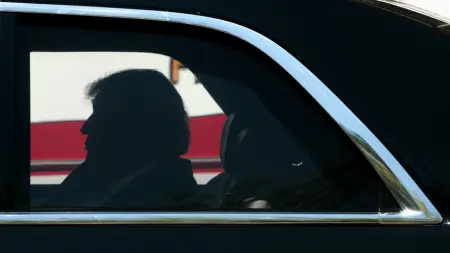 "أكسيوس": وساطة عُمانية توقف التصعيد الأميركي ضد إيران