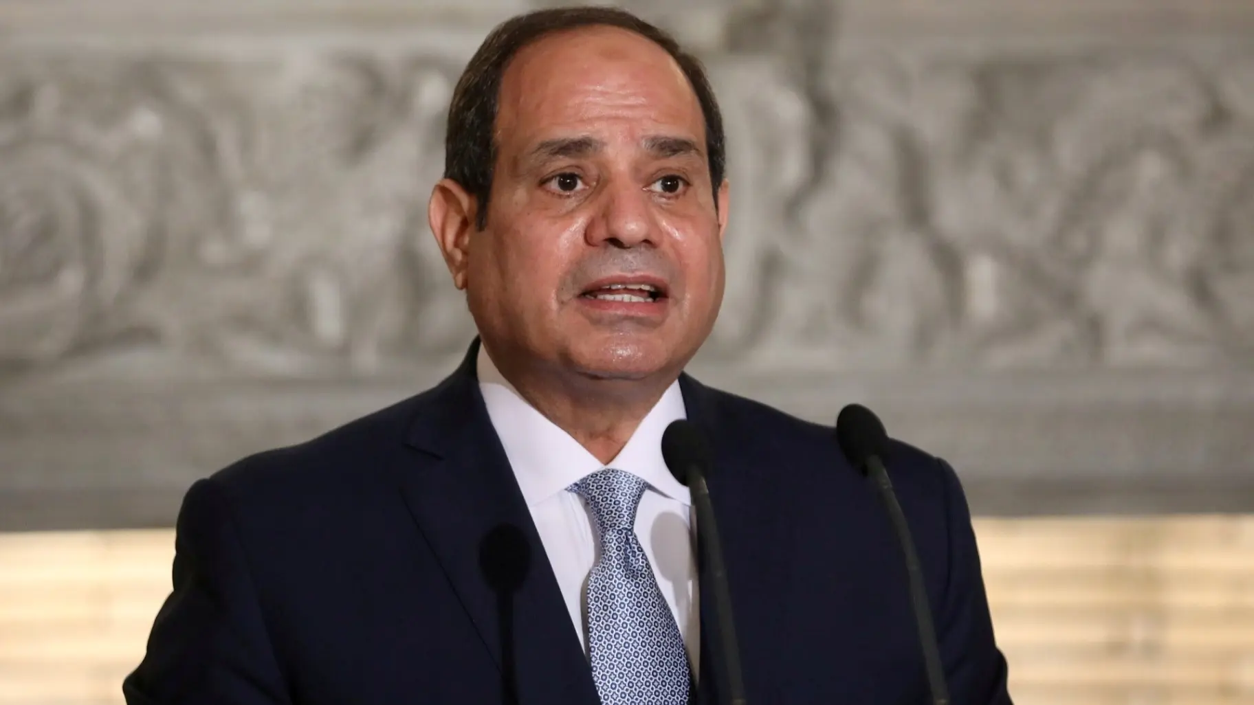 السيسي يدعو رئيس إيران إلى تفادي الحسابات الخاطئة (رويترز) السيسي يدعو رئيس إيران إلى تفادي الحسابات الخاطئة (رويترز)