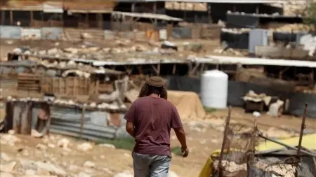 related_news_inside_blogsفيديو - الجيش الإسرائيلي يوقف متسللين عبروا إلى سوريا ويعيدهم